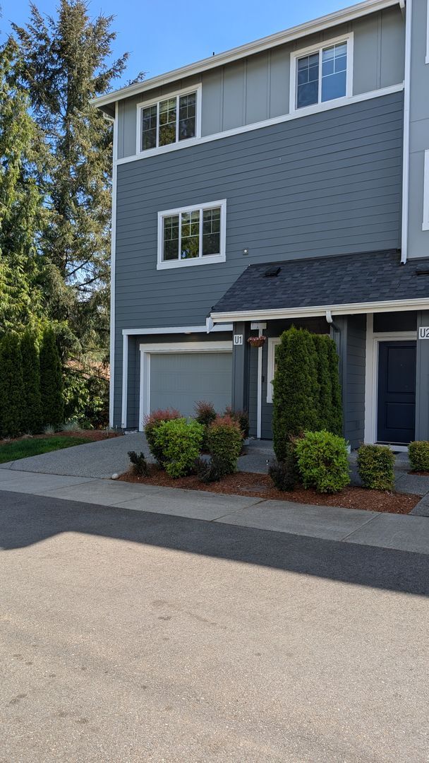 Building Photo - Mill Creek 3 bedroom Townhome