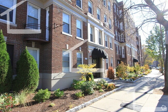 Building Photo - 127 Washington St Rental
