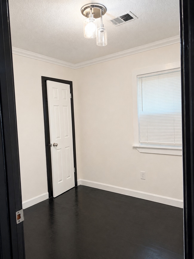 Photo - 632 N 3rd St