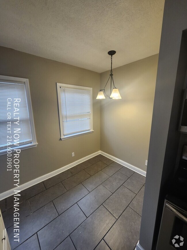 Building Photo - 3644 Rolliston Rd Unit 2 Rental