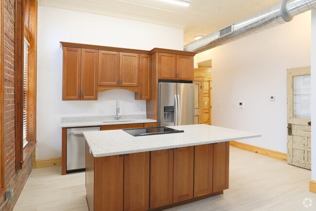1 BR, 1 BA - Kitchen - 218 N Center St Unit 304