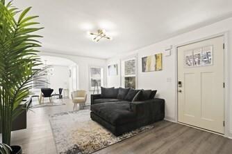 Photo - 1860 Bonniview St SW