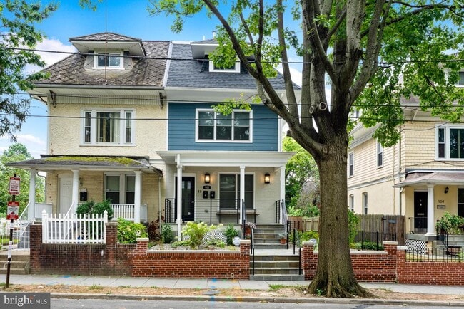 Building Photo - 902 Webster St NW Rental