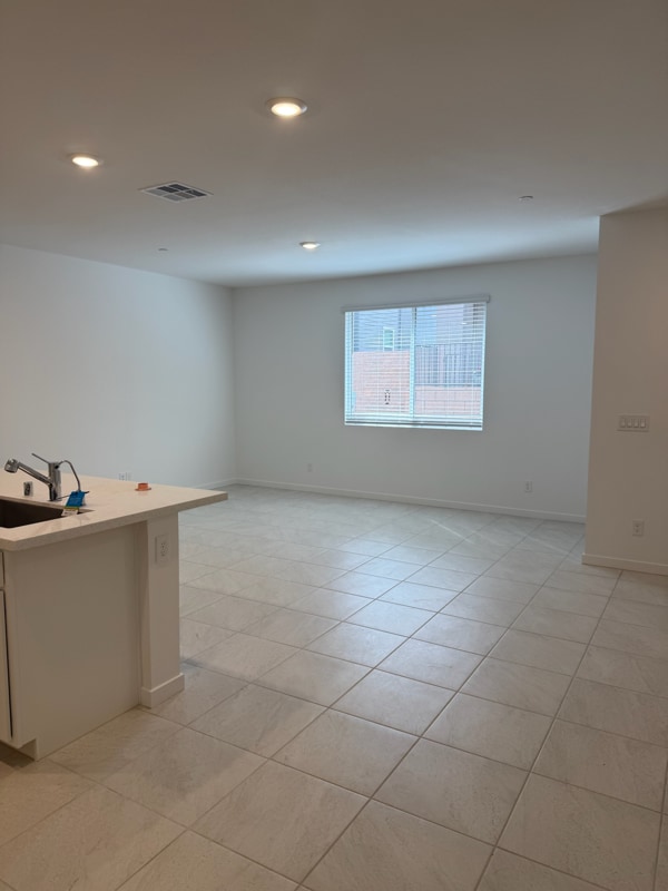 Photo - 1545 Layla St