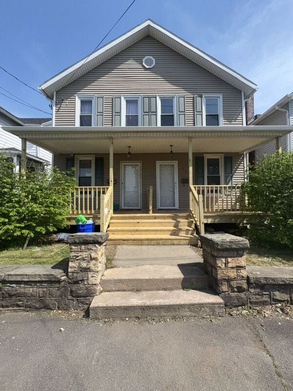 Building Photo - 327-329 S 10th St Unit 329