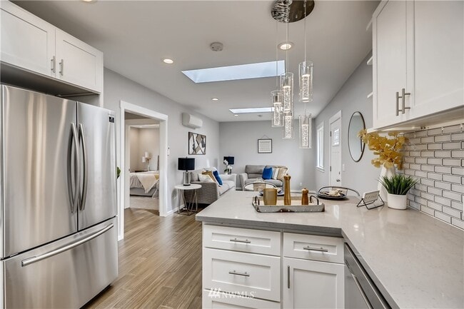 Living/Dining Area - 10253 19th Ave SW