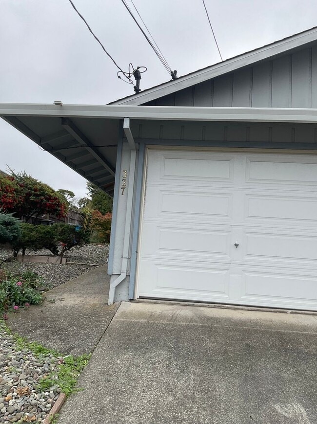 Photo - 327 Bassett St Unit A