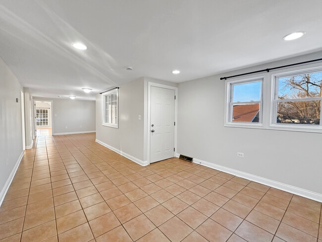 Photo - 3135 Chicago Rd