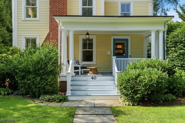 Photo - 40 Oakwood Ave