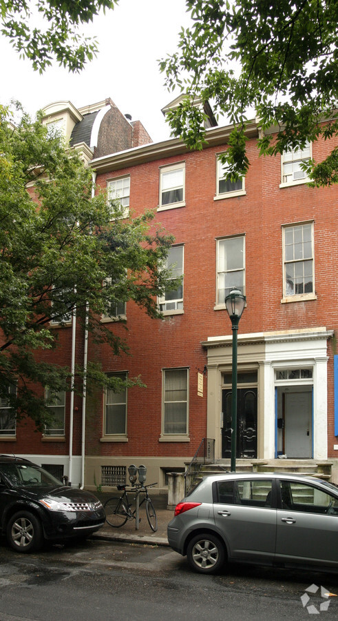 Photo - 1104 Spruce St Apartments