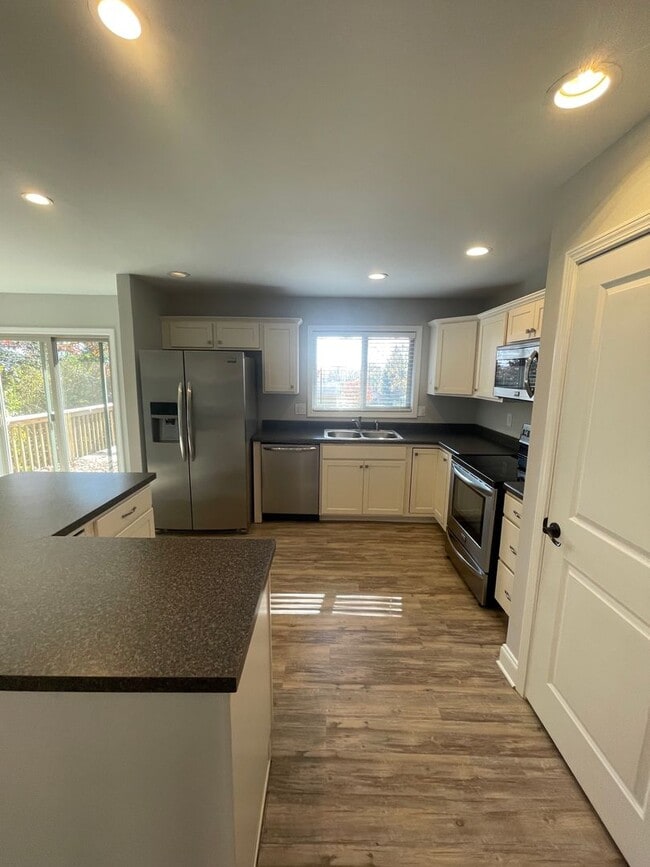 Photo - 4 Bedroom - 3 Bath Home with a 2 car garage in Farragut
