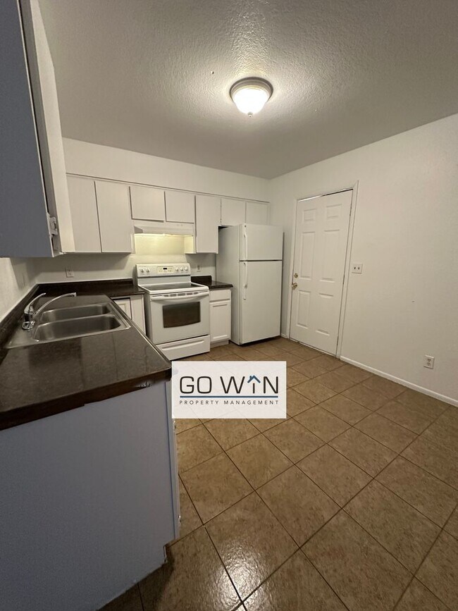 Photo - 1758 E 6th Ave Unidad 1760