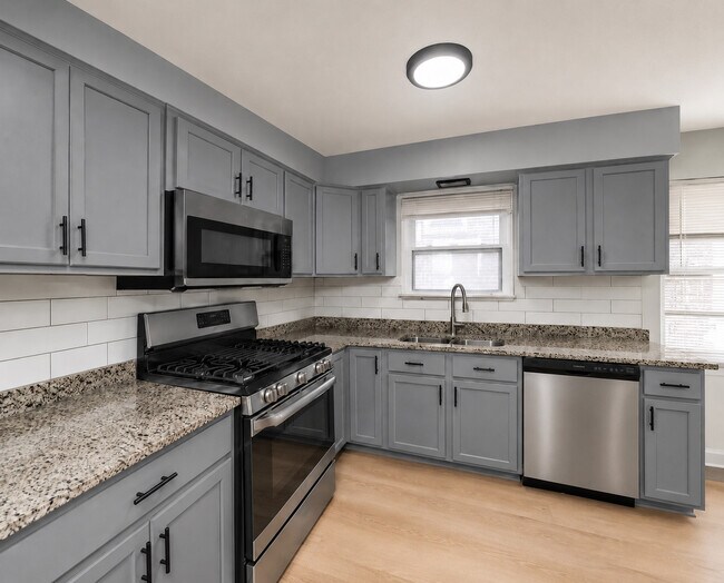 Photo - 7530 N Oakley Ave Unit 2