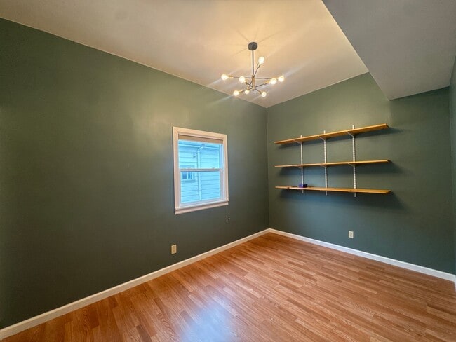 2007 E 22nd St Unit Front