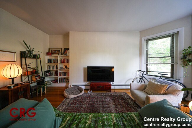 Photo - 1742 Beacon St