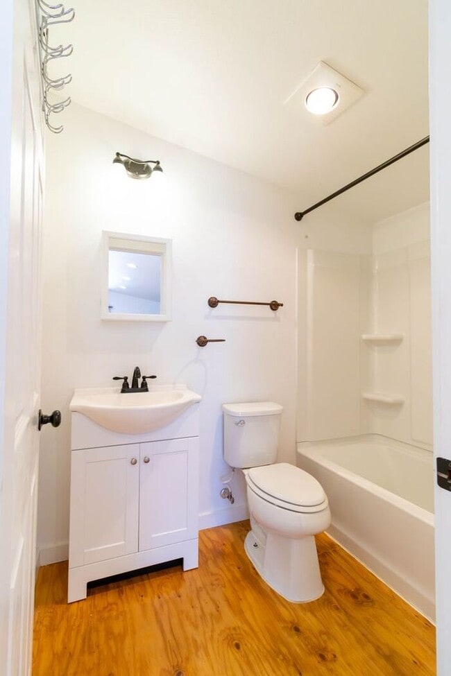 Photo - Beautiful ADU Studio Apt! With washer, dryer and AC in unit!