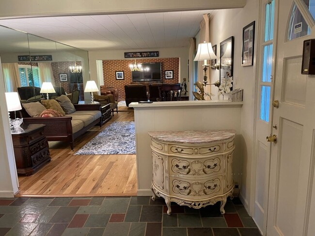 Spacious 5BR House in Columbia - Spacious 5BR House in Columbia