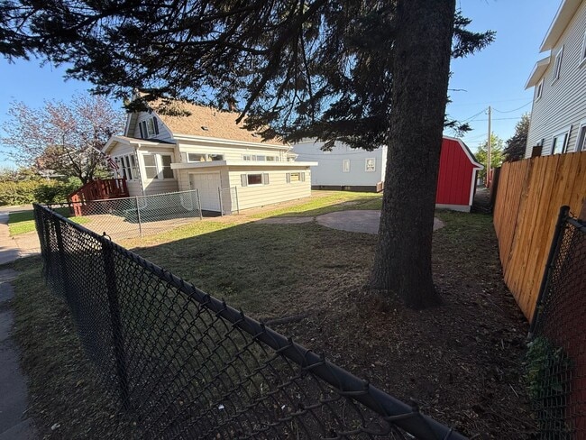 Photo - Duluth MN 3-Bedroom - 3-Bath Single Family Home with Garage