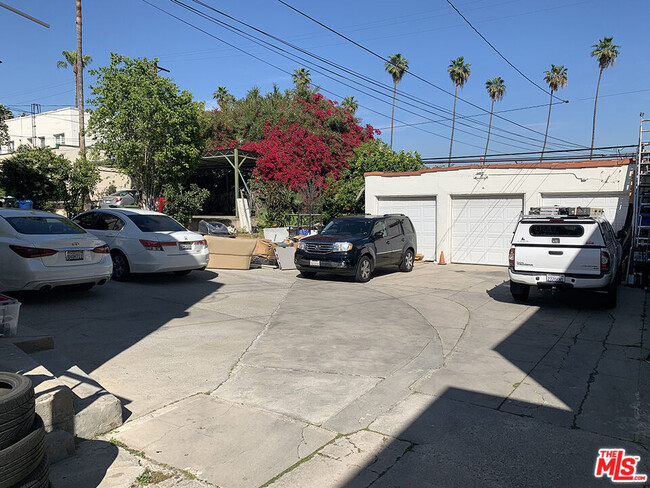 Photo - 120 N Berendo St Unidad 120