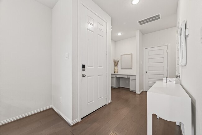 Photo - 27926 Western Crk Ct