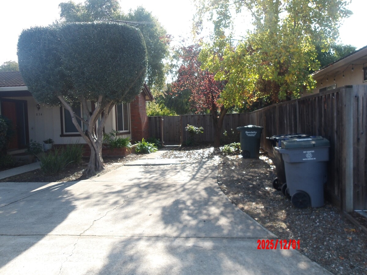Photo - 834 Van Dyck Ct