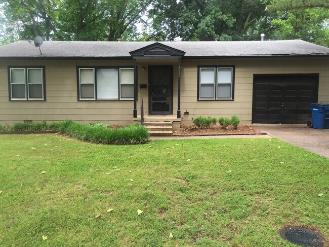 Photo - 1022 S Stanley St House