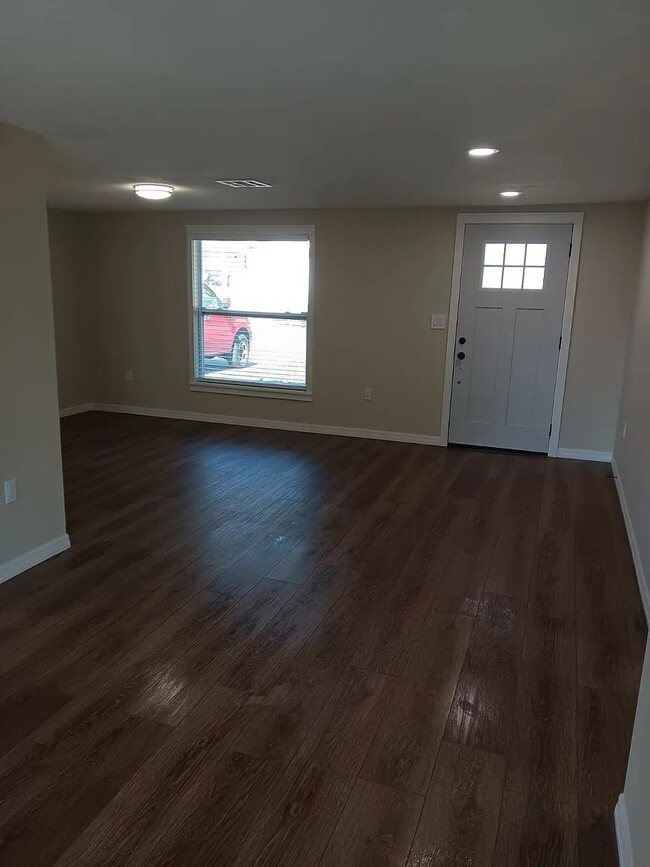 Photo - 8304 Mill Creek Ln