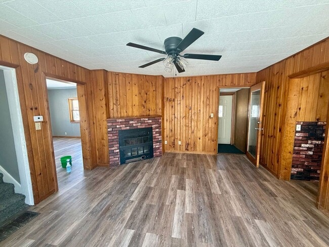 Building Photo - 4 Bed 2 Bath Single Family Home in Antigo