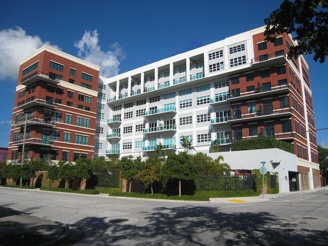 Photo - 1749 NE Miami Ct Unidad 510