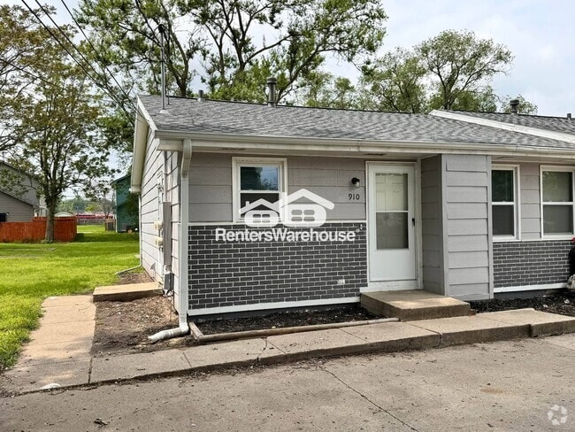 Building Photo - 910 SE 10th St Rental