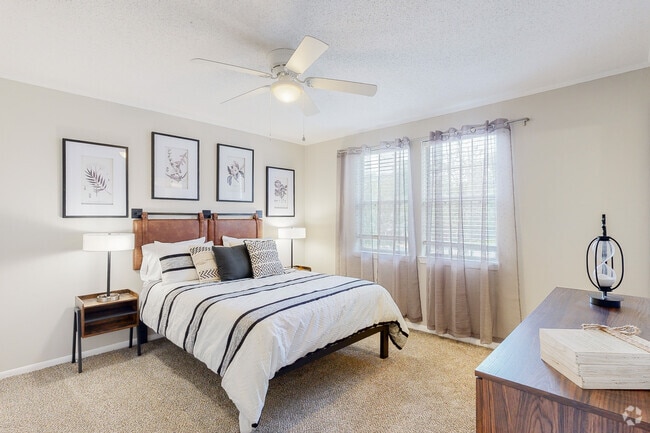 2BD 2BA 1,250SF