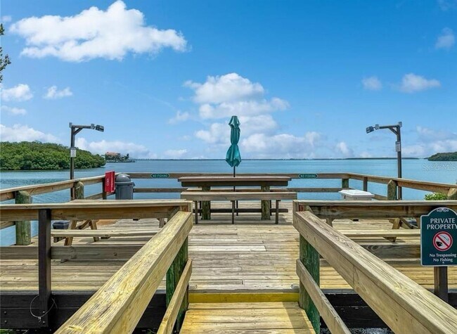 Building Photo - 1515 Pinellas Bayway S Unit 1