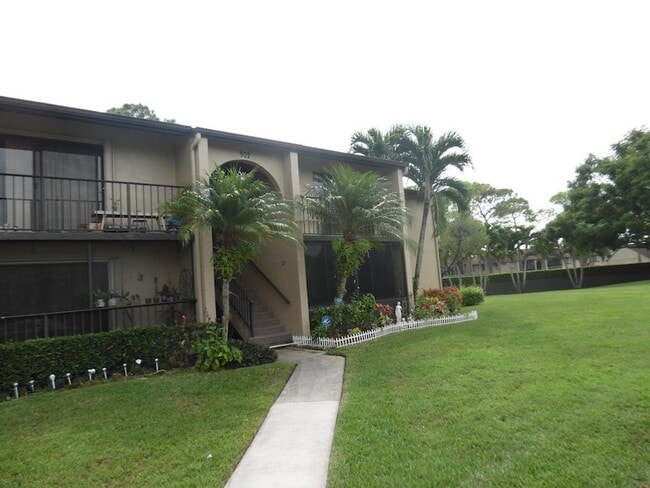 Building Photo - 502 Shady Pine Way Unit D2
