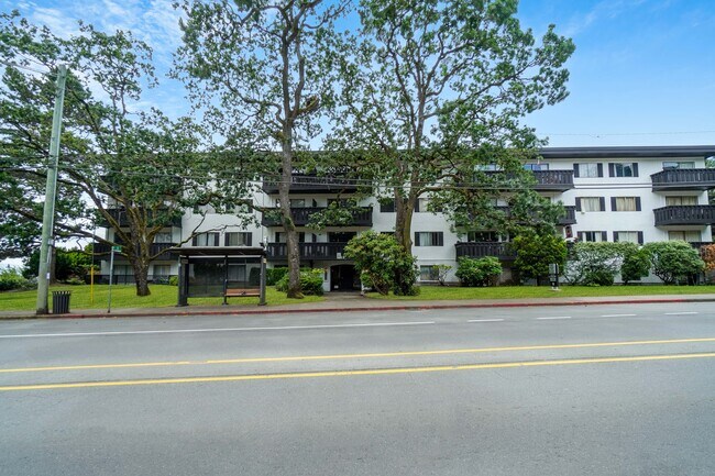 Photo - Macaulay Manor Apartments