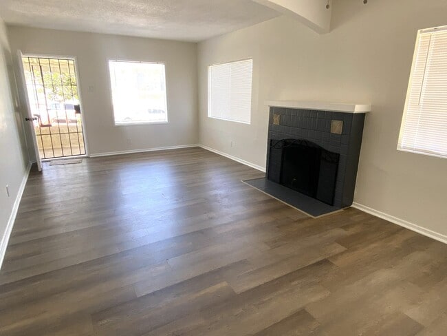 Photo - 951-951 W 18th St Unit #947