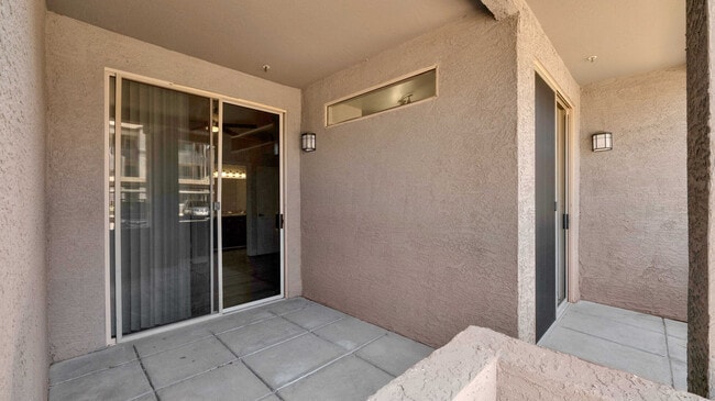 Laguna at Arrowhead Ranch apartments — community photo