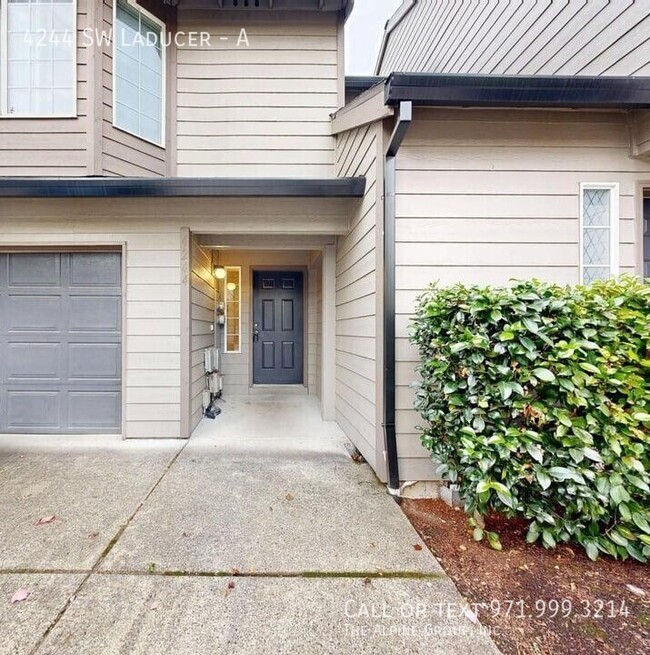 Building Photo - 4244 SW Laducer-A Unit A