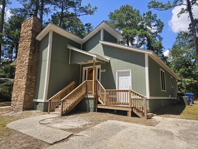 Photo - 5590 Bellflower St