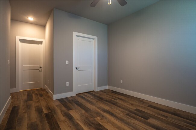 Photo - 1723 Booker Cir