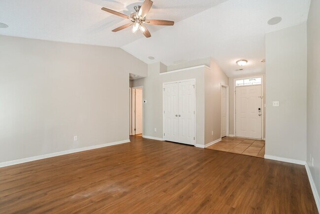Photo - 9928 Peppermint Ln
