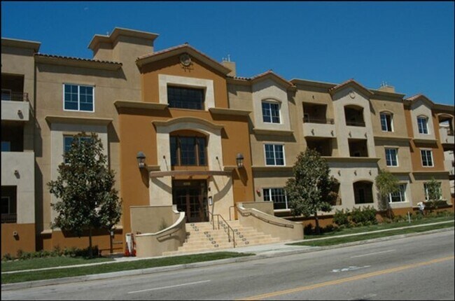 Photo - 4205 Cahuenga Blvd