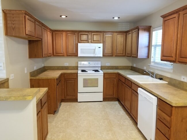 Photo - 709 Pride Ct