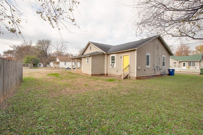 Photo - 3701-3703 Fairview St SW Unit 3703