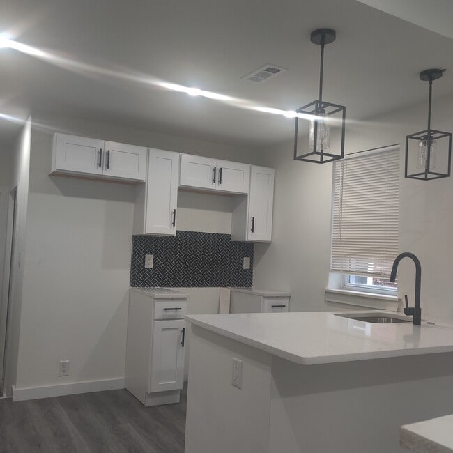 Building Photo - 2546 N 11th St Rental