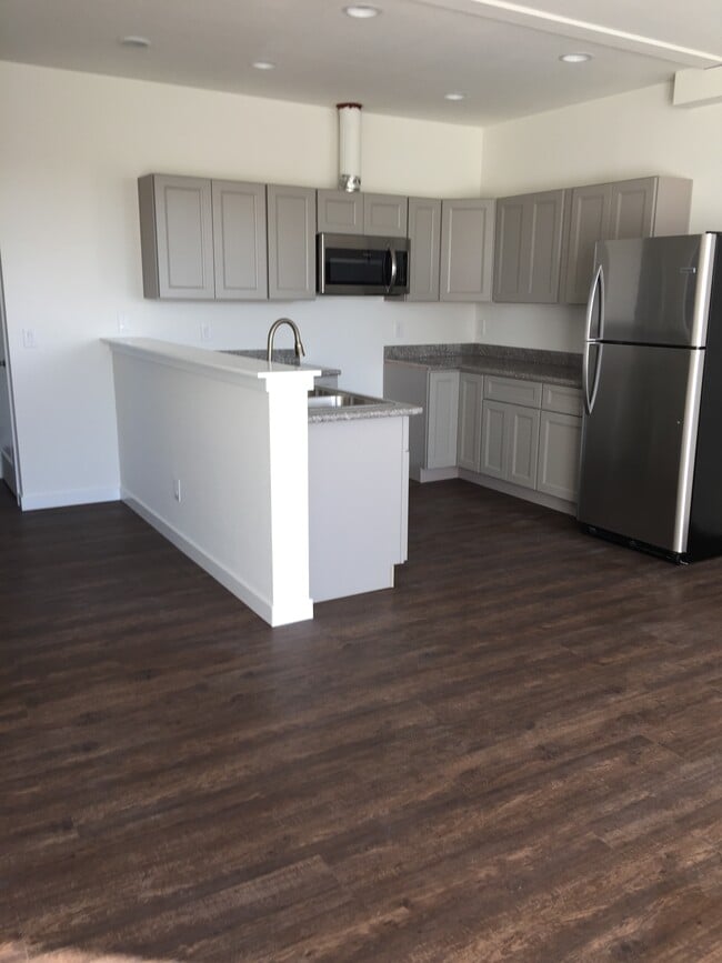 Photo - 8852 SE Ellis St Unit 8