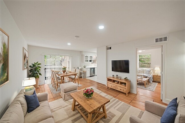 Photo - 8245 Kingsbrook Rd Unidad 236