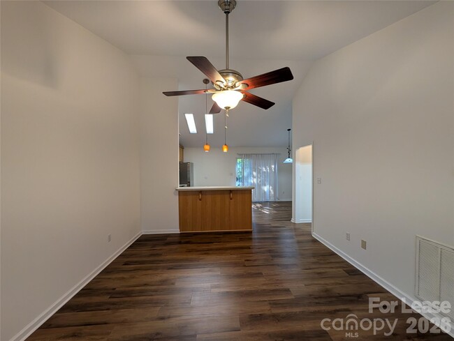 Photo - 106 Aljen Ct