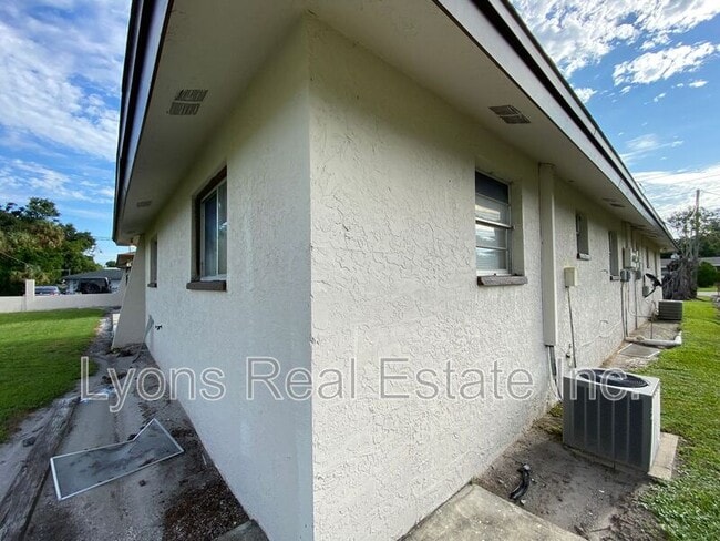 Photo - 1916 High St