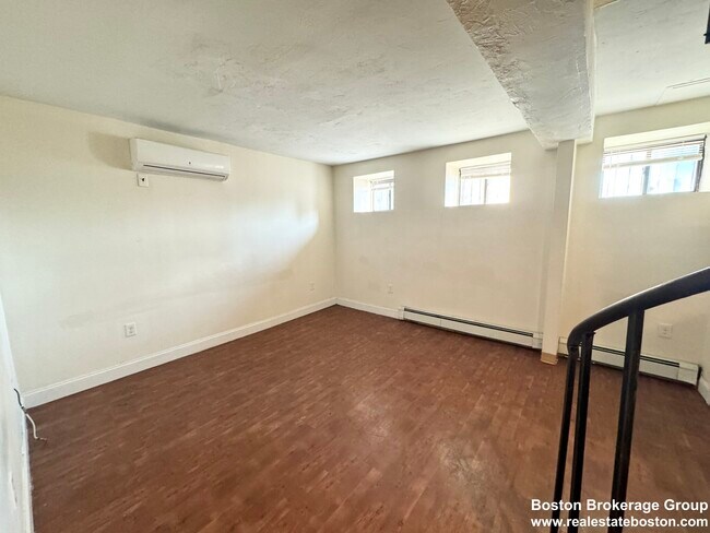 Photo - 13 Ruggles St Unit 1