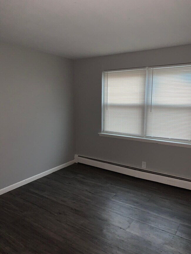 Photo - Elam Court Apartments